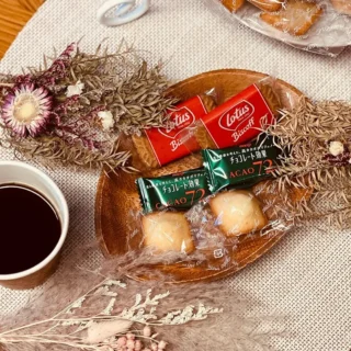 ハッピーアワーラウンジの無料お菓子やコーヒー